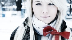 Blondes woman winter snow