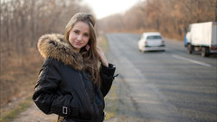 Blondes woman work roads