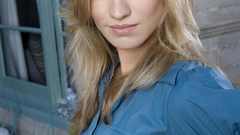 Blondes woman yvonne strahovski