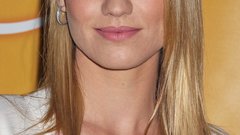 Blondes woman yvonne strahovski