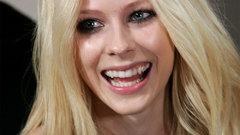 Blondes Women avril lavigne