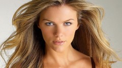 Blue eyes brunettes brooklyn decker