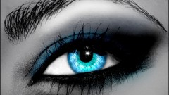 Blue eyes color splash