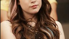 Blue eyes Elizabeth Gillies