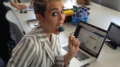 Blue eyes miley cyrus singers short hair