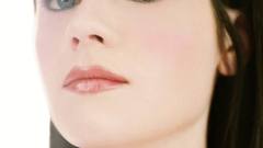 Blue eyes zooey deschanel