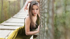 Blue woman blondes lip gloss The Bridge