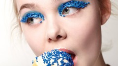 Blue woman ice cream faces blondes models elle fanning