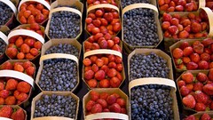 Blueberries strawberries market
