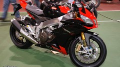 BMW Aprilia RSV4 motorbikes
