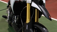 BMW Aprilia RSV4 motorbikes