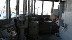 Bridge Missouri high helm uss behind directly Resolution