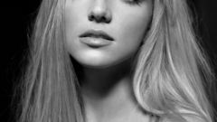 Britney spears grayscale monochrome