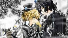 Brunettes blondes suit leaves