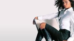Brunettes boots woman adriana