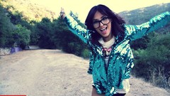 Brunettes bunker Shay Maria