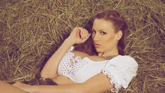 Brunettes Jordan Carver models