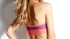 Brunettes models Roos van Montfort