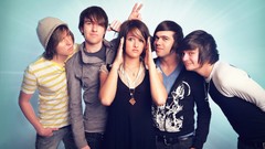 Brunettes singers Hey Monday Cassadee Pope