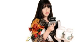 Brunettes woman anne hathaway