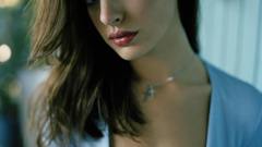 Brunettes woman anne hathaway