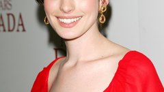 Brunettes woman anne hathaway