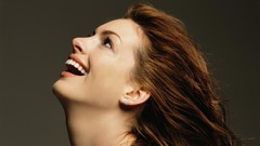 Brunettes woman anne hathaway