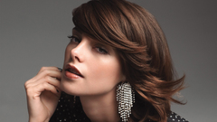 Brunettes woman ashley greene