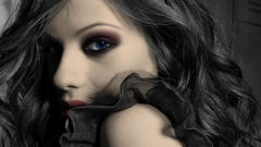 Brunettes woman blue eyes