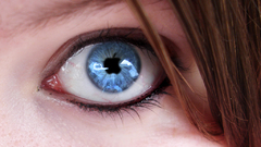 Brunettes woman blue eyes