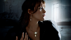 Brunettes woman blue eyes