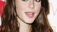 Brunettes woman blue eyes