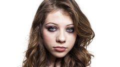 Brunettes woman blue eyes