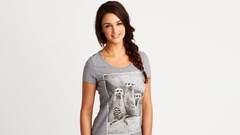 Brunettes woman blue eyes