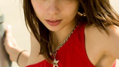 Brunettes woman brown eyes