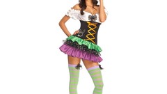 Brunettes woman brown eyes