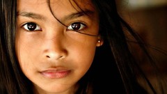 Brunettes woman brown eyes