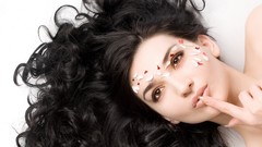 Brunettes woman curly hair