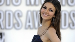 Brunettes woman dress victoria