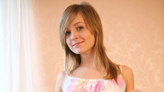 Brunettes woman Elle B