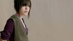 Brunettes woman ellen page