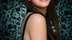 Brunettes woman emma roberts