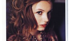 Brunettes woman faces