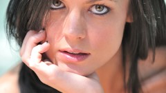 Brunettes woman faces