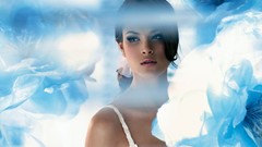 Brunettes woman faces