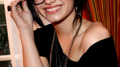 Brunettes woman glasses demi