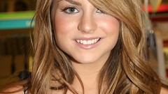 Brunettes woman jojo