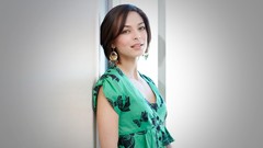 Brunettes woman Kristin Kreuk