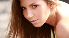 Brunettes woman Lizzie W4B