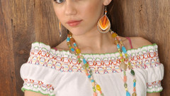 Brunettes woman miley cyrus